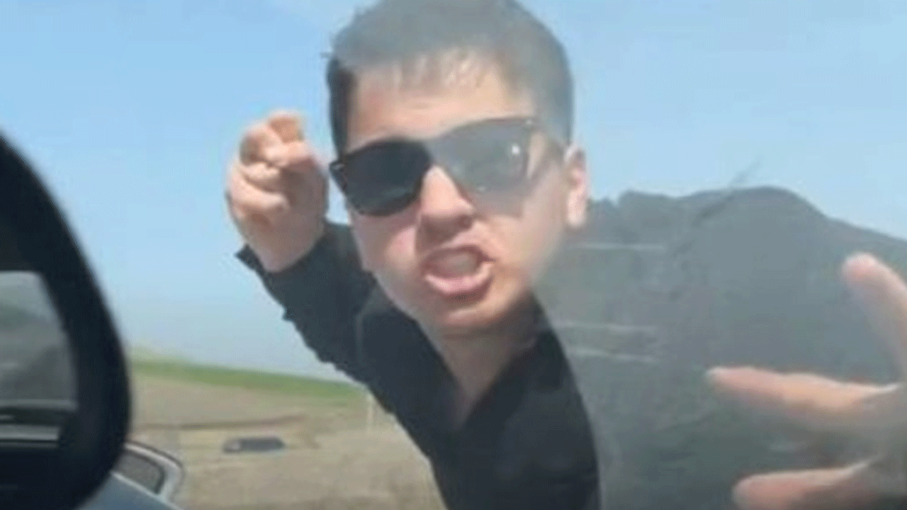 Elazığ'da magandalar trafikte dehşet saçtı!