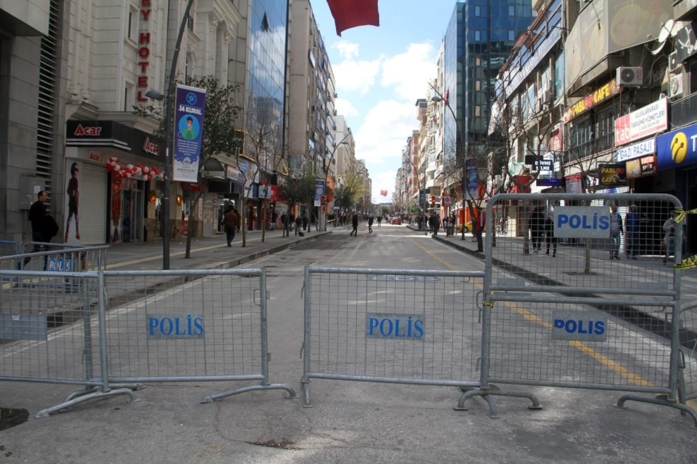 Elazığ’da maske takmayan 10 kişiye 31 bin 500 TL ceza 