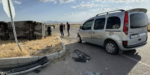 Elazığ'da meydana gelen iki farklı kazada 8 kişi yaralandı