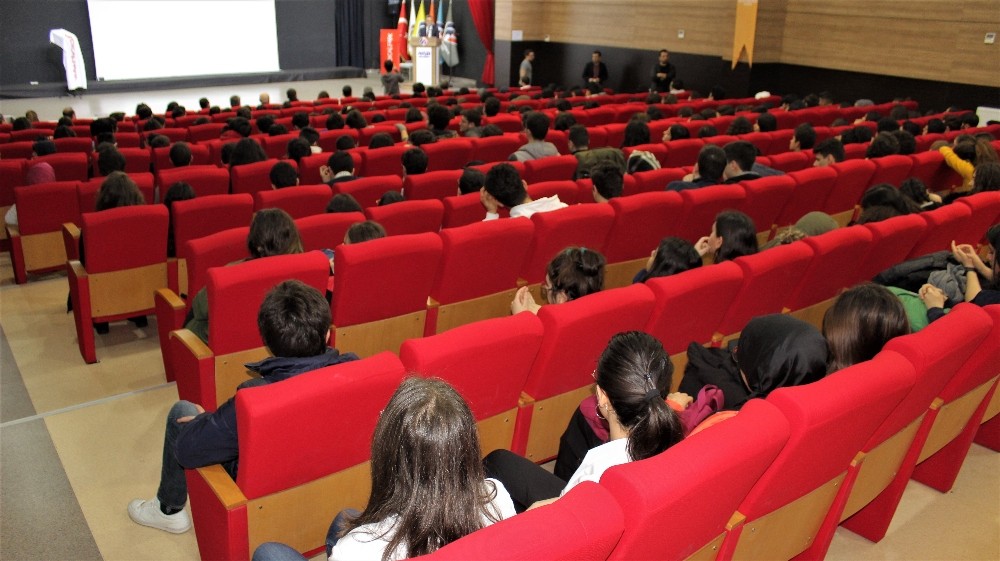 Elazığ’da öğrencilere “Sağlıklı Nesiller” semineri 
