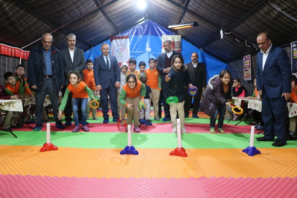 Elazığ’da öğrencilerin sosyal anlamda desteklenmesi için etkinlik çadırı 