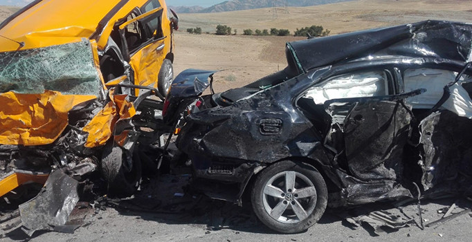 Elazığ'da otomobil ile ticari taksi çarpıştı: 3 kişi hayatını kaybetti