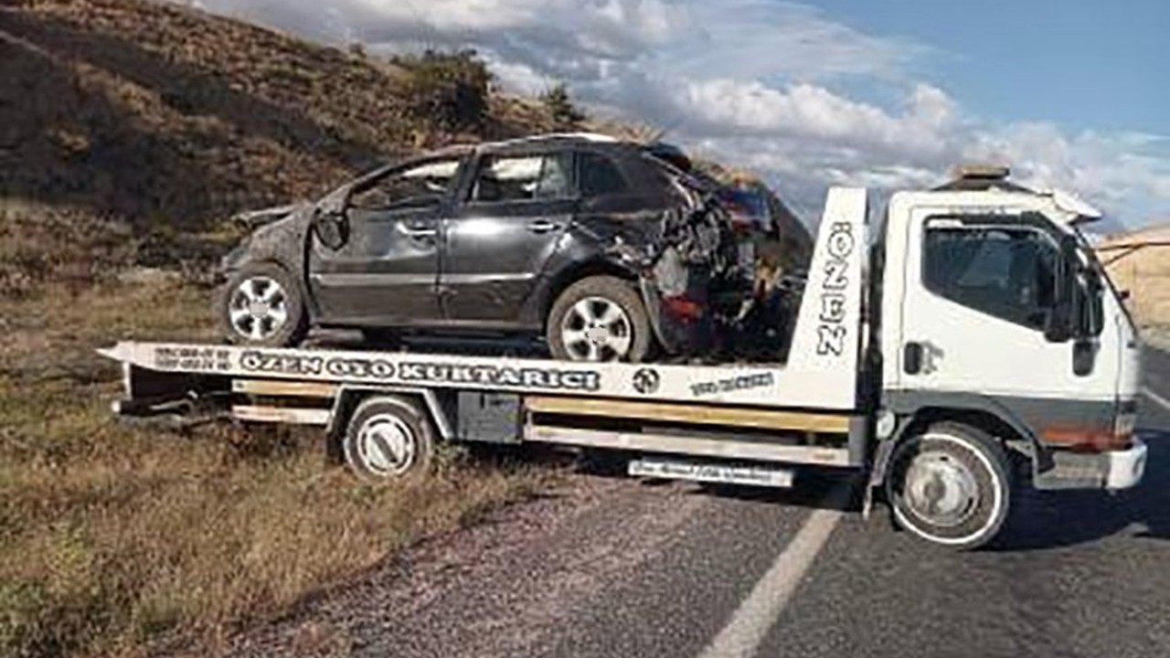 Elazığ’da otomobil takla attı: 1 yaralı