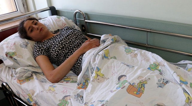 Elazığ'da oyun oynarken ağzında tuttuğu 15 iğneyi yuttu