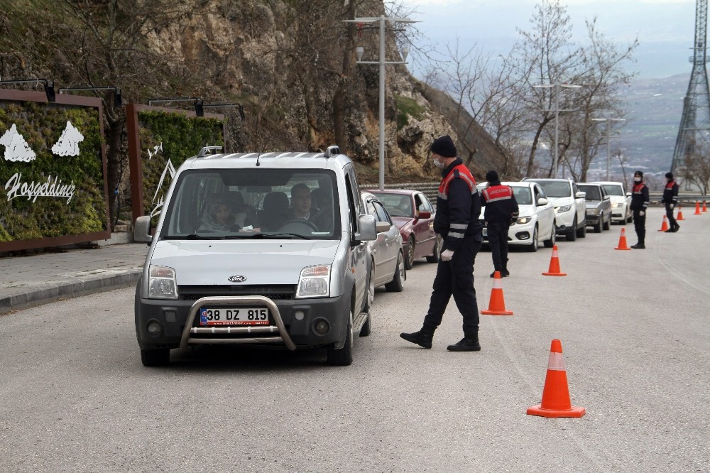 Elazığ’da Pandemi Kurulu kararıyla tarihi Harput Mahallesi’ne ziyaret kısıtlaması 