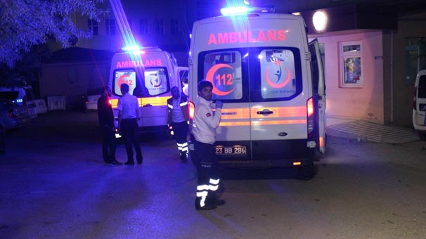 Elazığ’da polis merkezi önünde zabıtalara saldırı: 5 yaralı