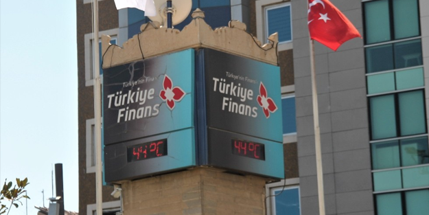 Elazığ'da sıcaklar had safhaya ulaştı: 44 derece!