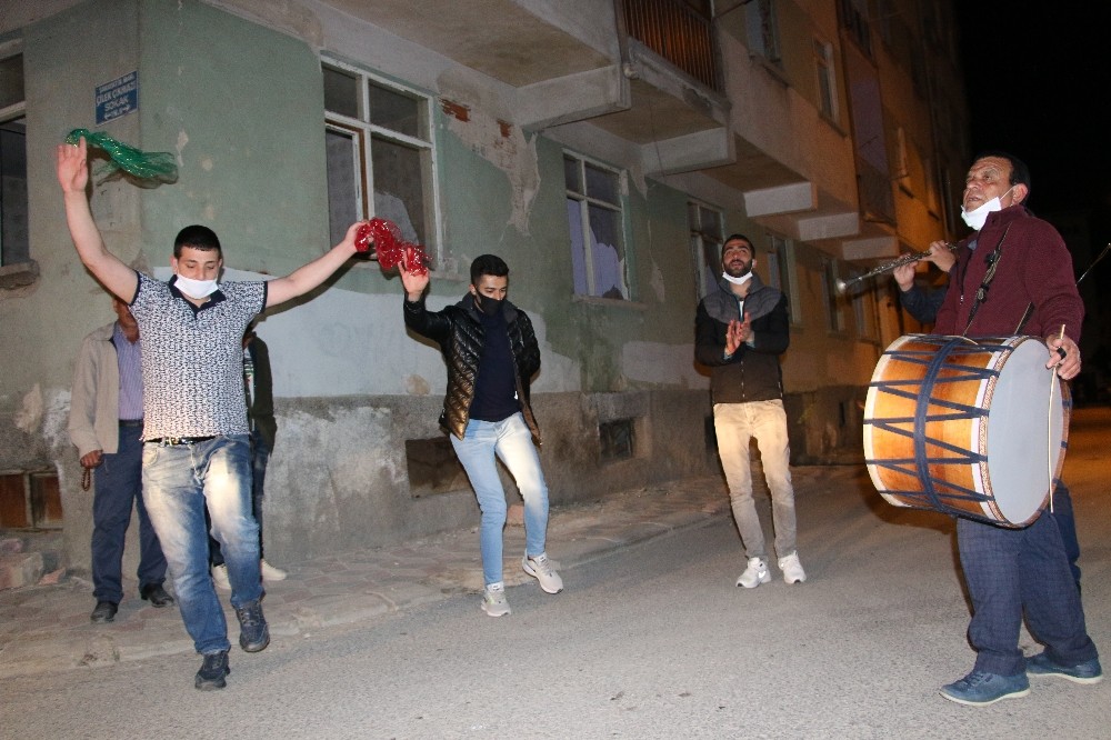 Elazığ’da sosyal mesafeli 