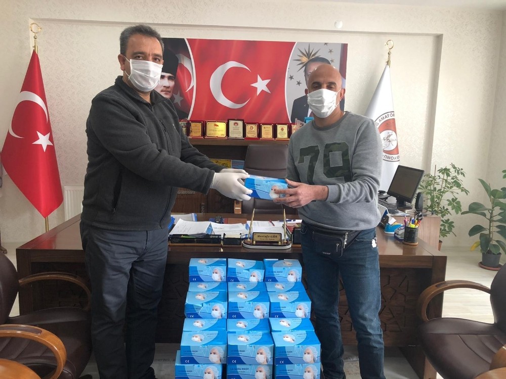 Elazığ’da, spor kulüplerine 7 bin maske 