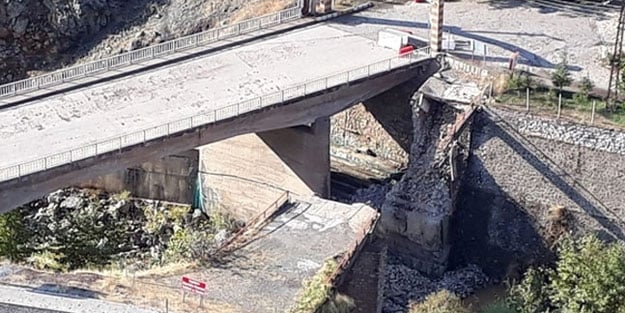 Elazığ'da tarihi maden köprüsü çöktü