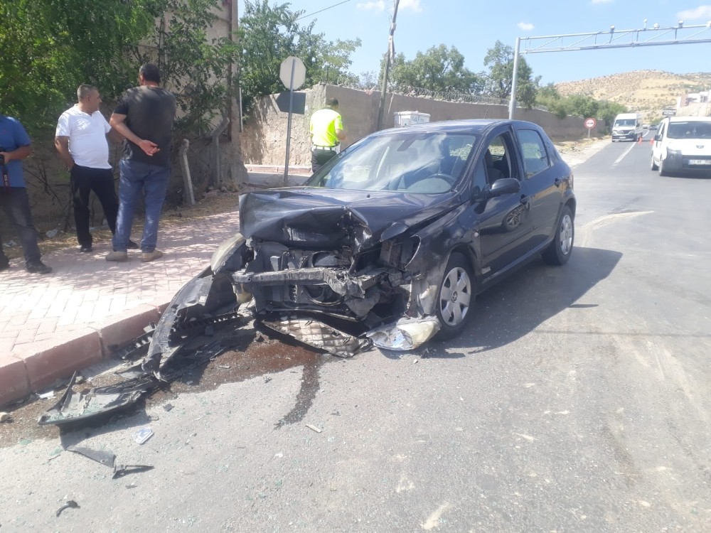 Elazığ’da trafik kazası: 4 yaralı 