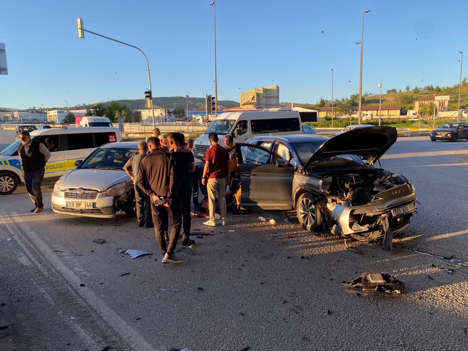 Elazığ’da trafik kazası: 4 yaralı