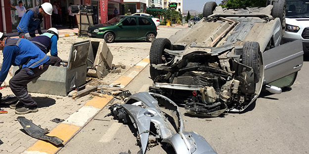 Elazığ'da trafik kazası: Faciadan dönüldü
