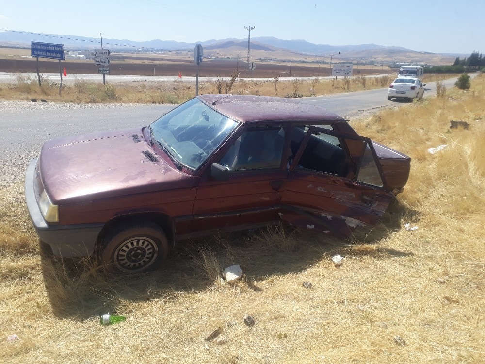 Elazığ’da trafik kazası:3 yaralı 