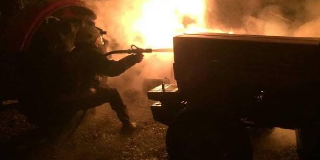 Elazığ'da traktör bayisinde yangın