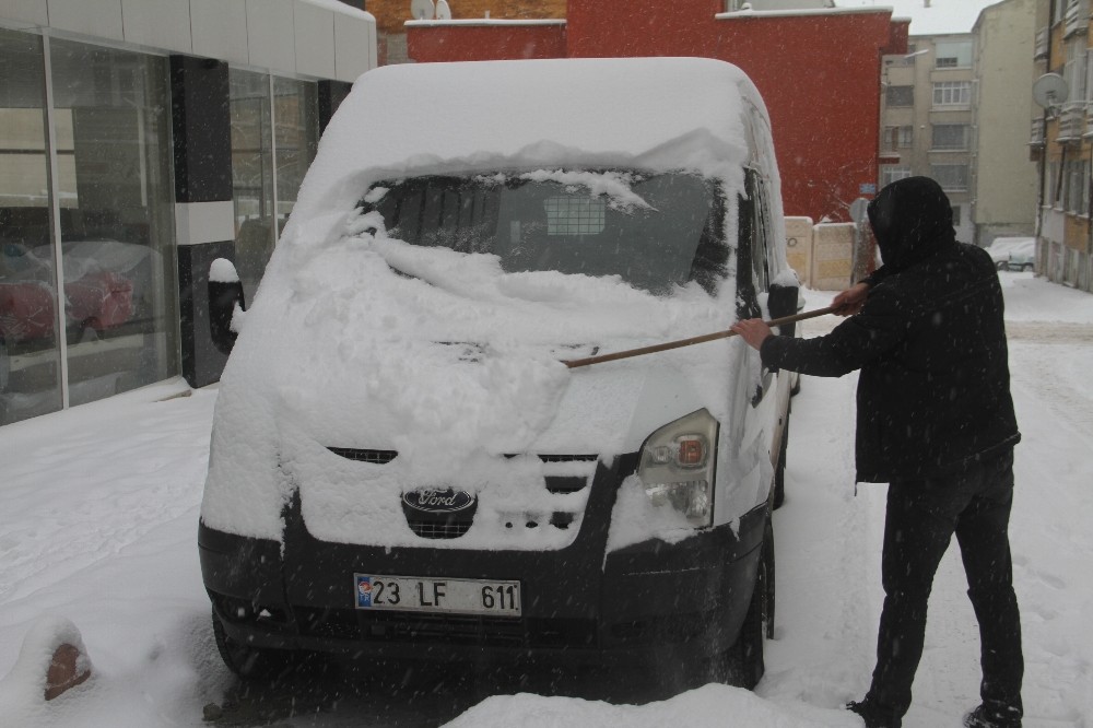 Elazığ’da yoğun kar nedeniyle hamile ve engellilere idari izin 