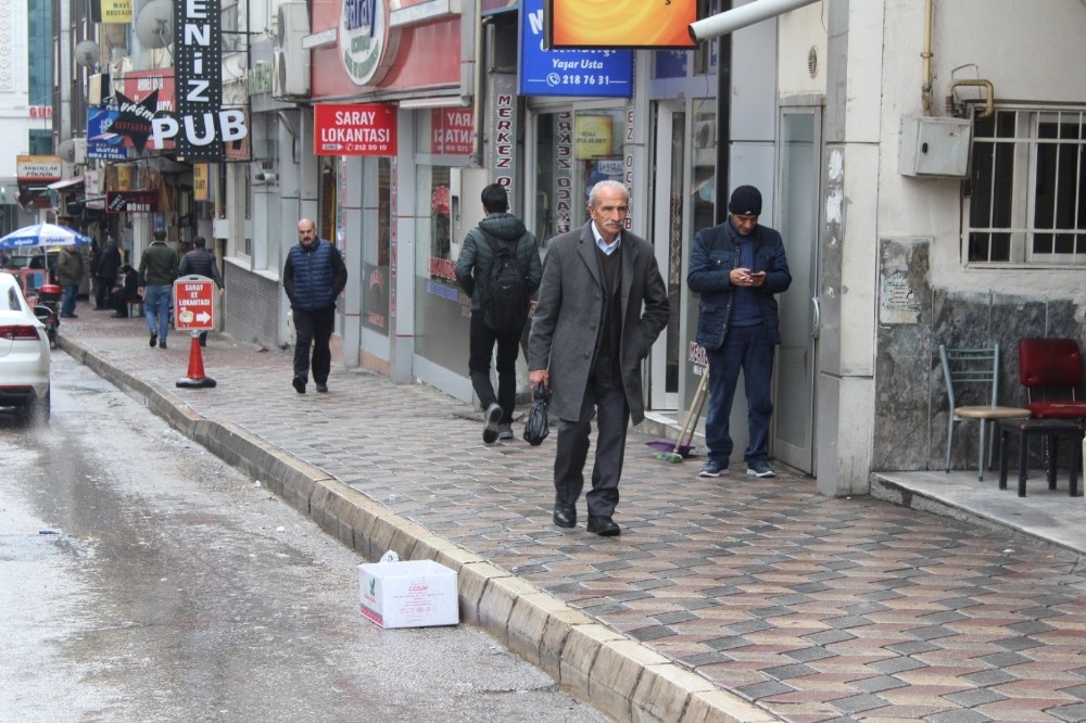 Elazığ’daki 4.9 deprem, okullar tatil edildi 