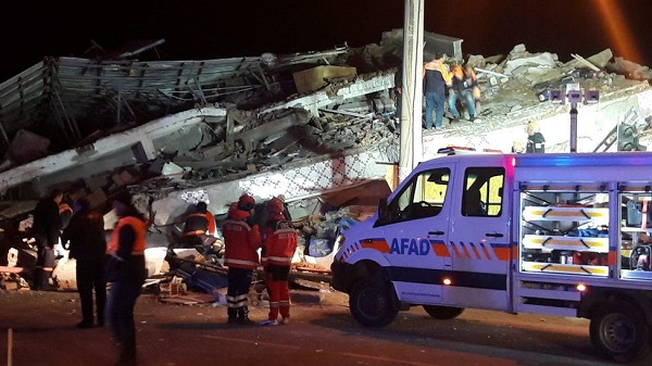 Elazığ'daki depremin ardından önemli uyarı: Yalnız gezmesinler!