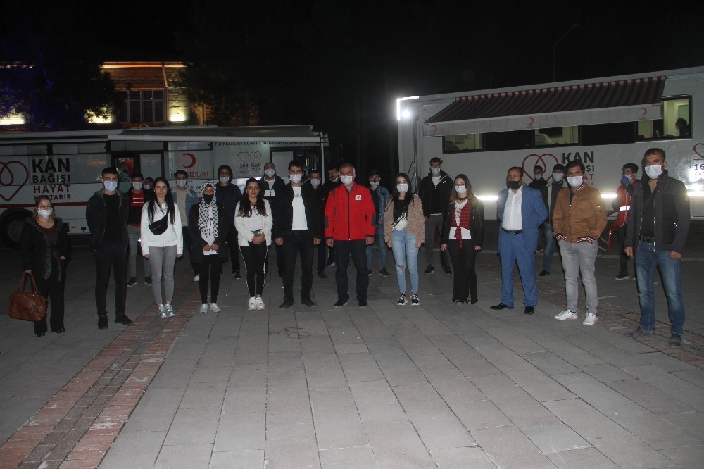 Elazığlı dizi oyuncularından kan bağışı çağrısına destek 