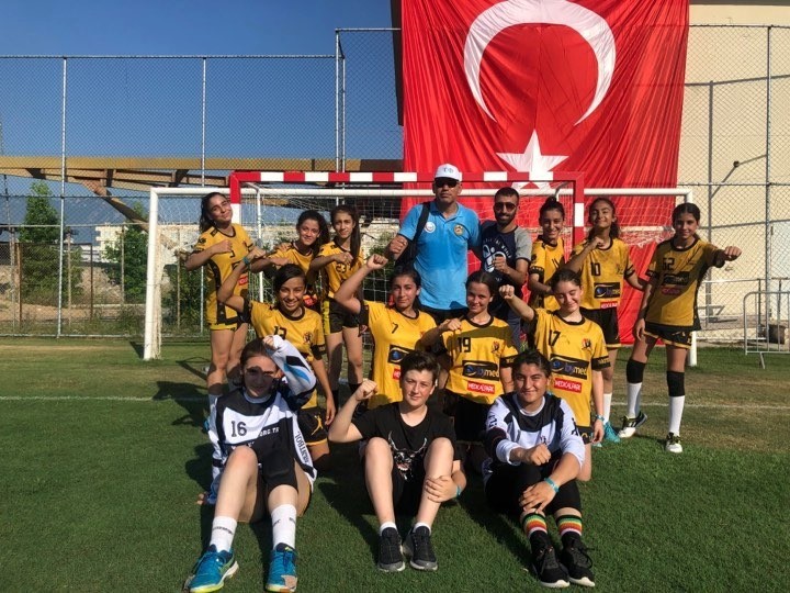 Elazığlı hentbolcular 2’de 2 yaptı 