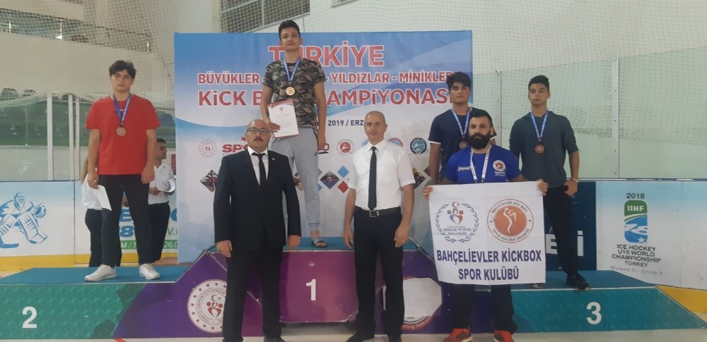 Elazığlı sporcular 12 madalyayla döndü 