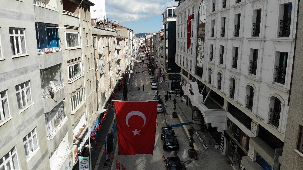 Elazığlılar evde kaldı, boş kalan kent merkezi havadan görüntülendi 