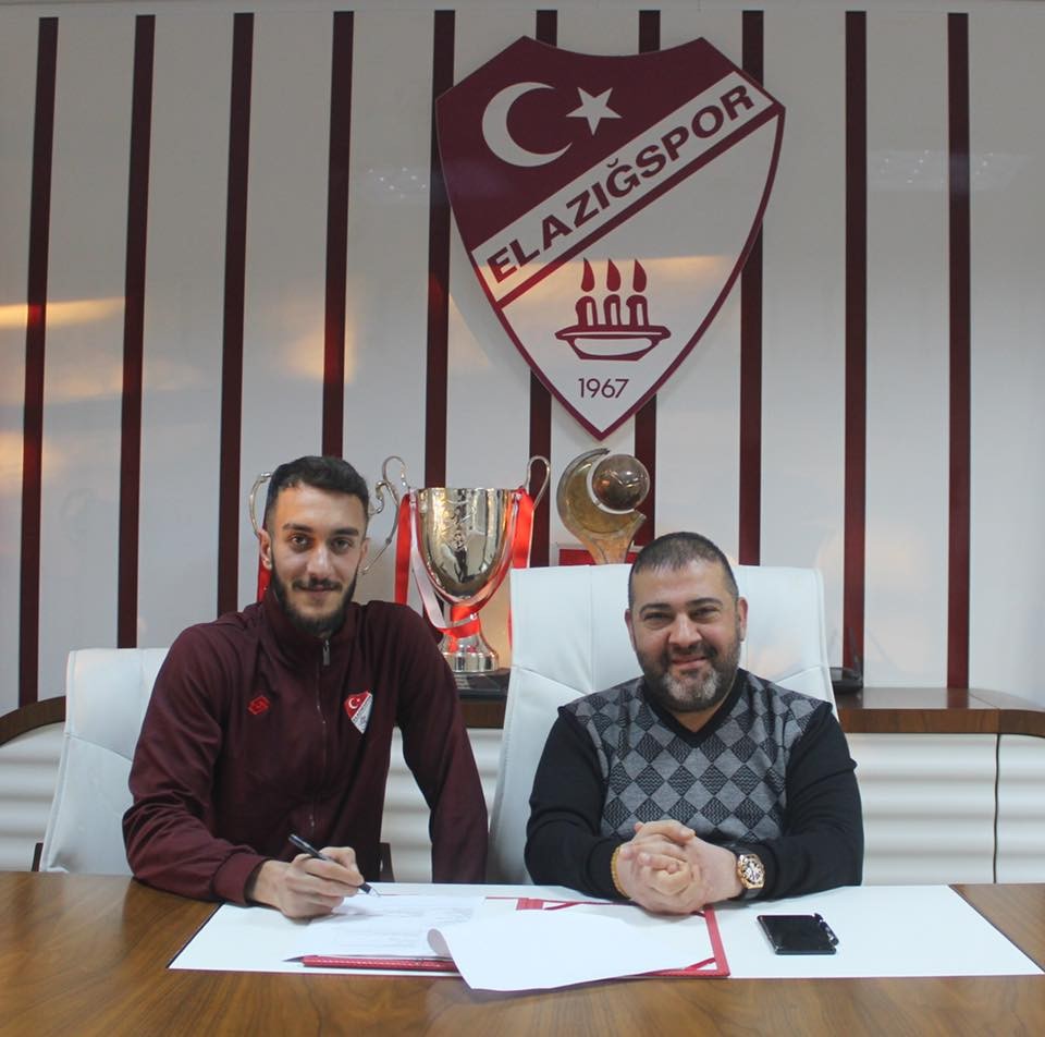 Elazığspor iki oyuncunun sözleşmesini uzattı 