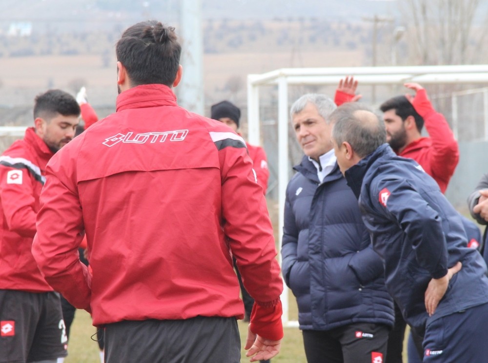Elazığspor Teknik Direktörü Altın’dan destek çağrısı 