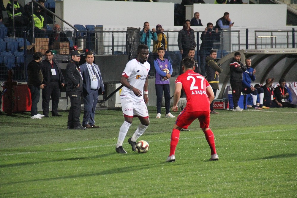 Elazığspor’da 3 yabancı gönderildi 