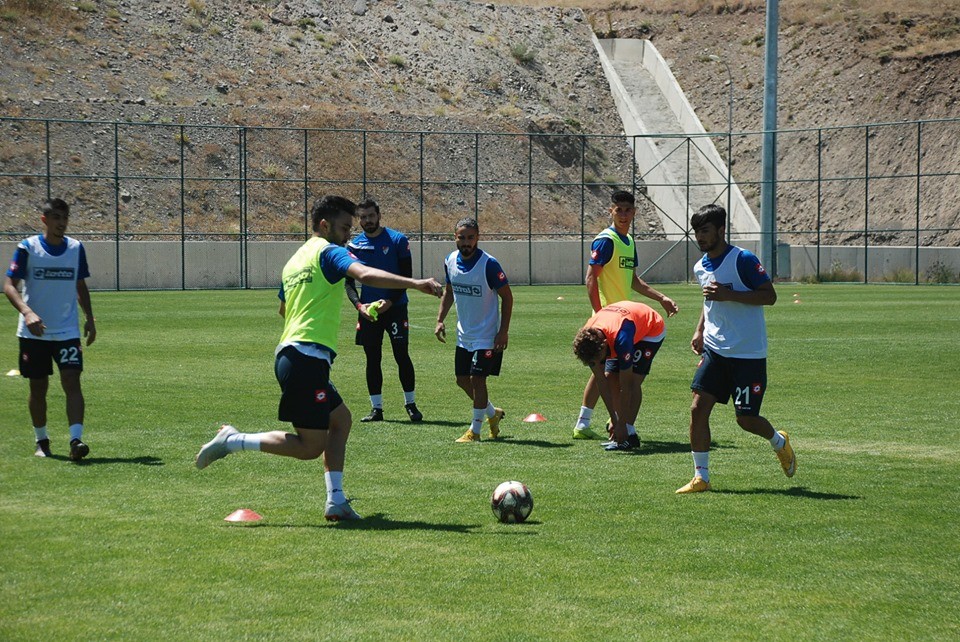 Elazığspor’da Erzurum kampı başladı 