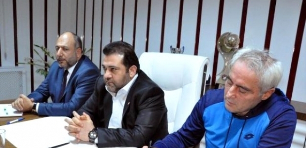 Elazığspor'da Coşkun Demirbakan imzayı attı