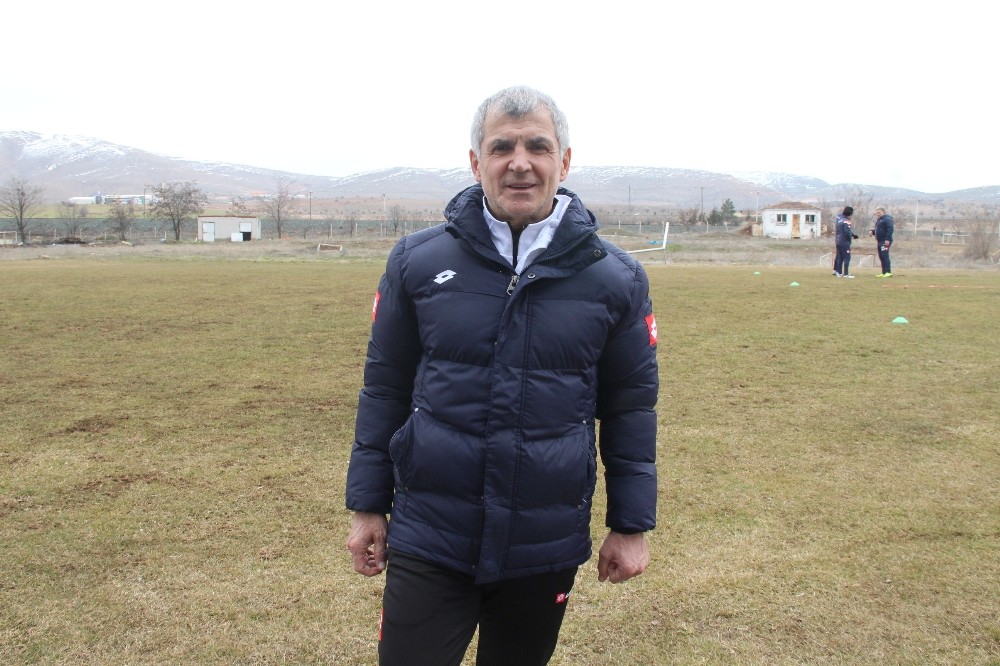 Elazığspor’un yeni hocası Erhan Altın ilk idmanına çıktı 