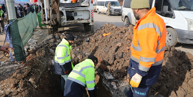 Elbistan'da depremin yaraları sarılıyor! İçme suyu verilmeye başlandı