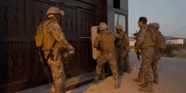 Bir mafya daha paketlendi