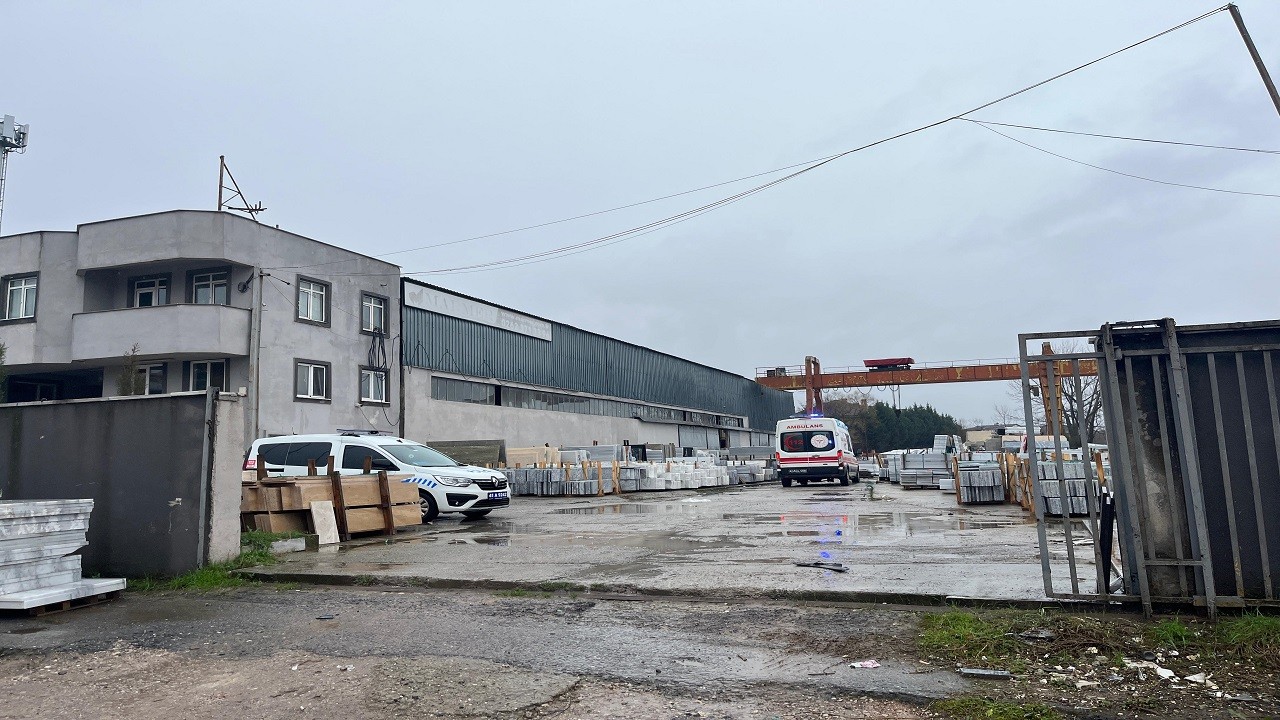 Elektrik akımına kapılıp 10 metre yükseklikten düştü