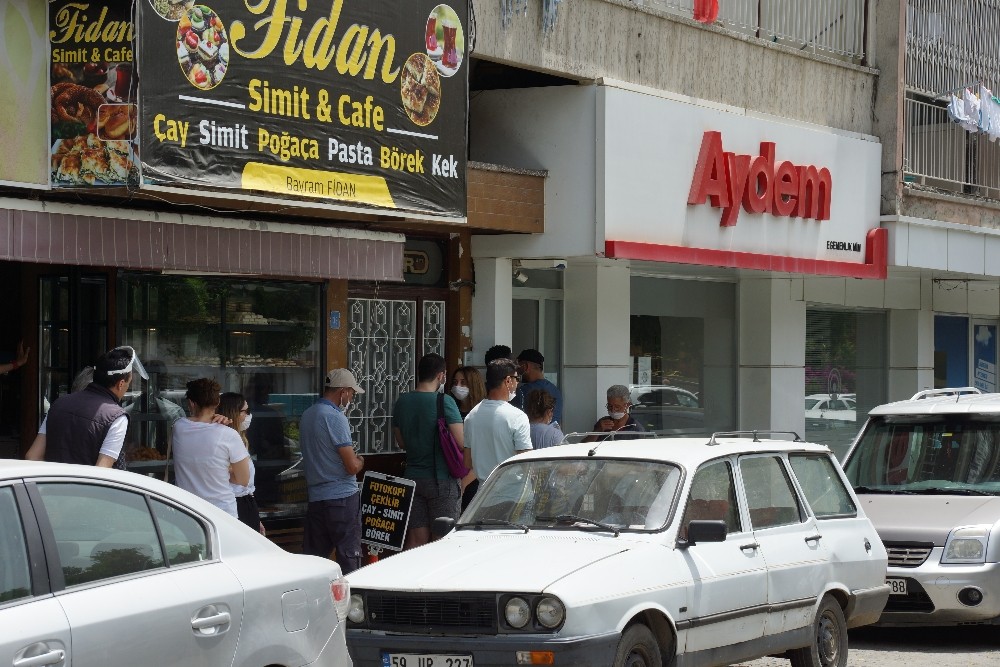Elektrik faturası ödemelerinde sosyal mesafesiz kuyruk 