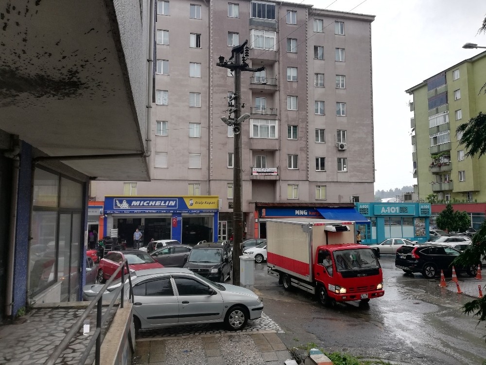 Elektrik hatlarının değişiminde akıma kapılan işçi hayatını kaybetti 