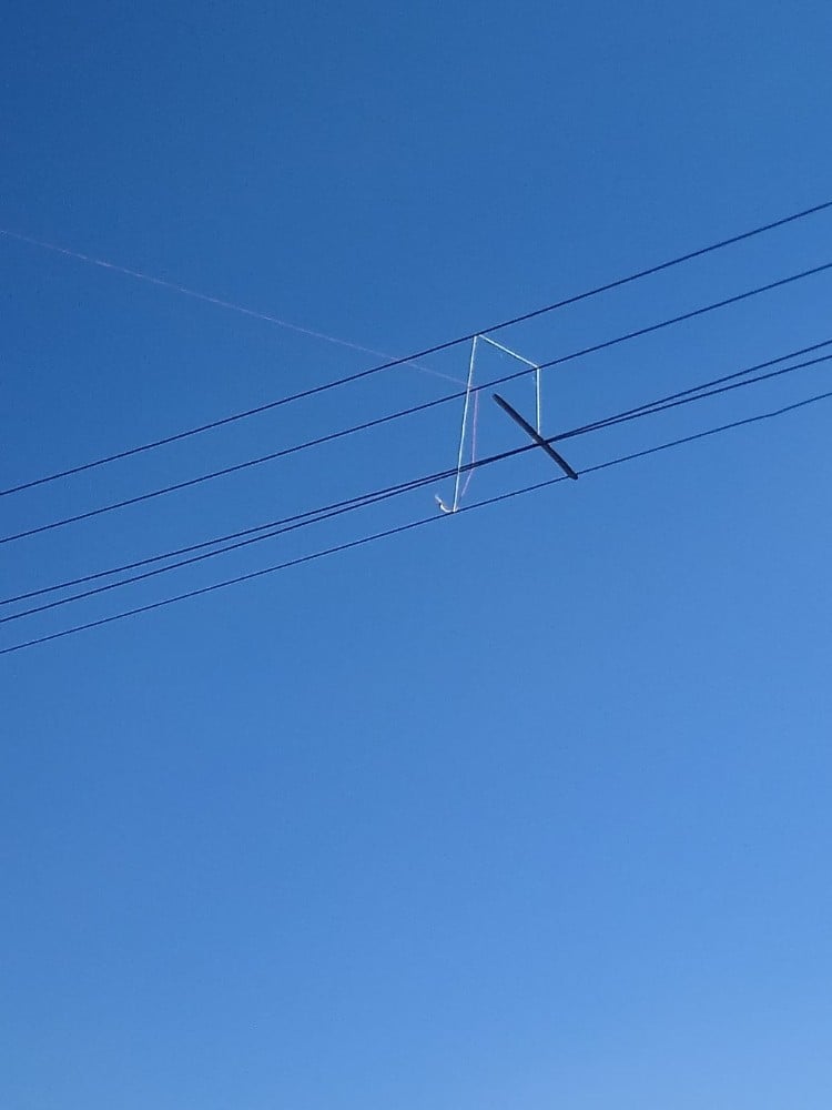 Elektrik hattına dolanan uçurtma yangın çıkardı 