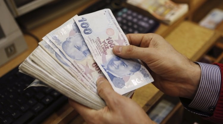 Elektrik indirimi halka yansıyor