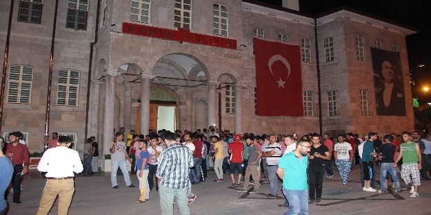 Darbe girişimi sanıp sokağa fırladılar
