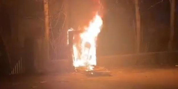 Elektrik panosu bomba gibi patladı