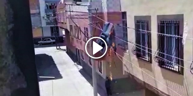 Elektrik teline düşen halı alev aldı