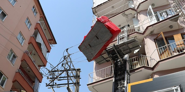 Elektrik tellerine koltuk takıldı!