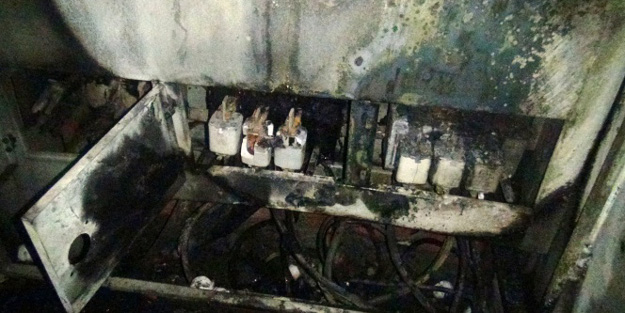 Elektrik trafosunu ateşe verdiler