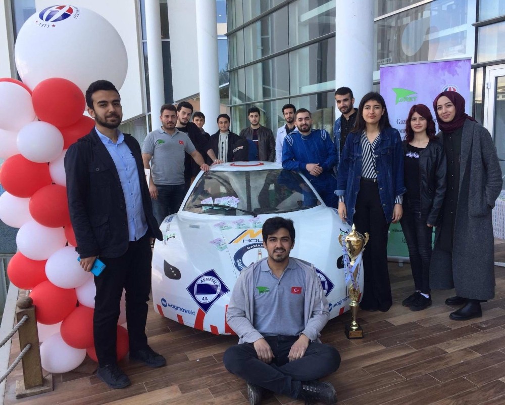 Elektrikli araç fuarın ilgi odağı oldu 