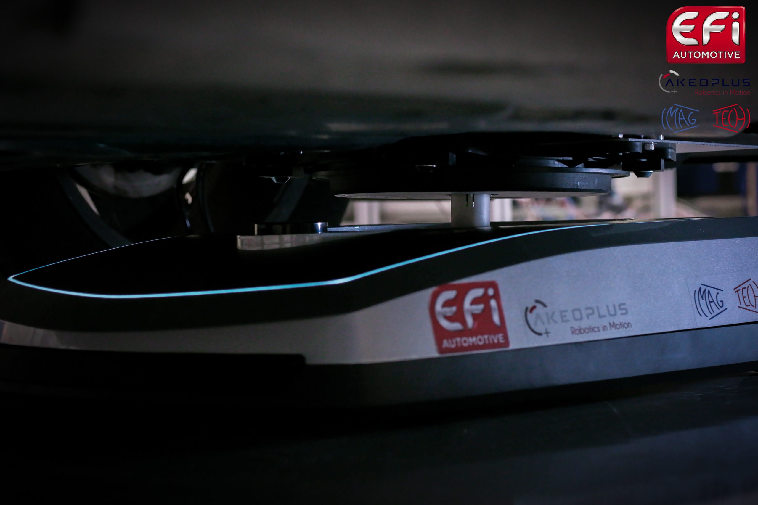 Elektrikli araçlar için dünyada ilk! Aracınızı park edin EFI Automotive’in robotu gelip şart etsin!