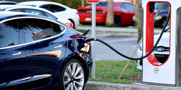 Elektrikli araçları bekleyen tehlike! Tesla da ne yapacağını bilmiyor