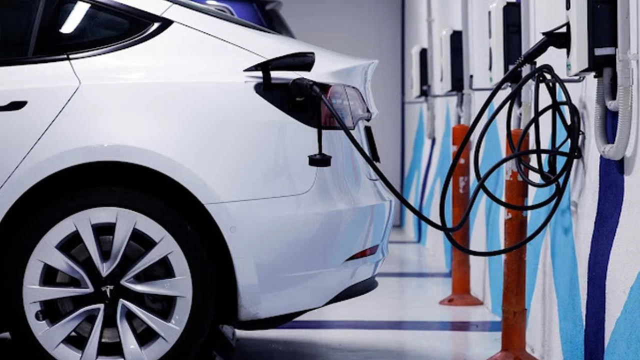 Elektrikli otomobilde taht sallandı: Çin kasırgası ABD’yi geride bıraktı!