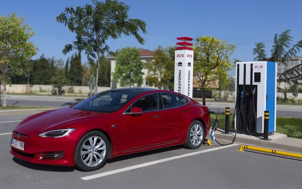 Elektrikli şarj istasyonlarıyla 6 büyük şehir birbirine bağlandı 