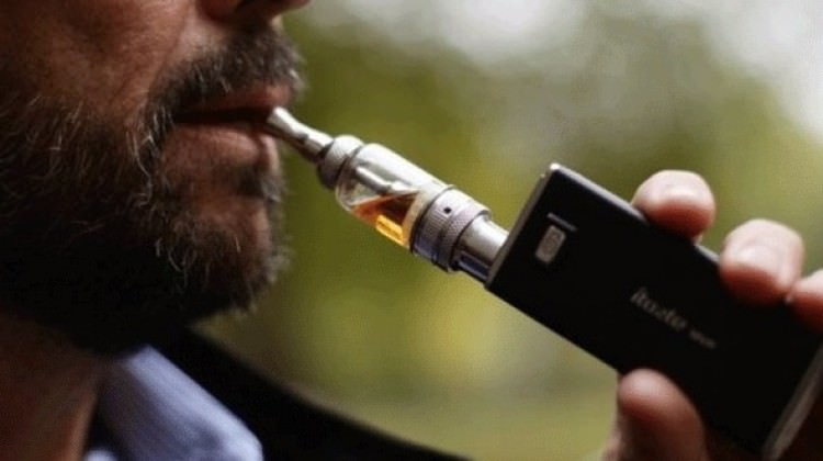 Elektronik sigaranın bir zararı daha çıktı!